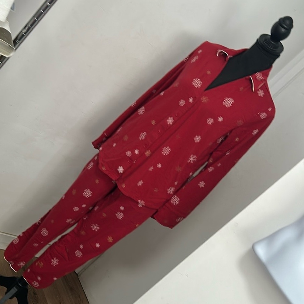 Red Snowflake Pajama Set - Picture 3 of 17